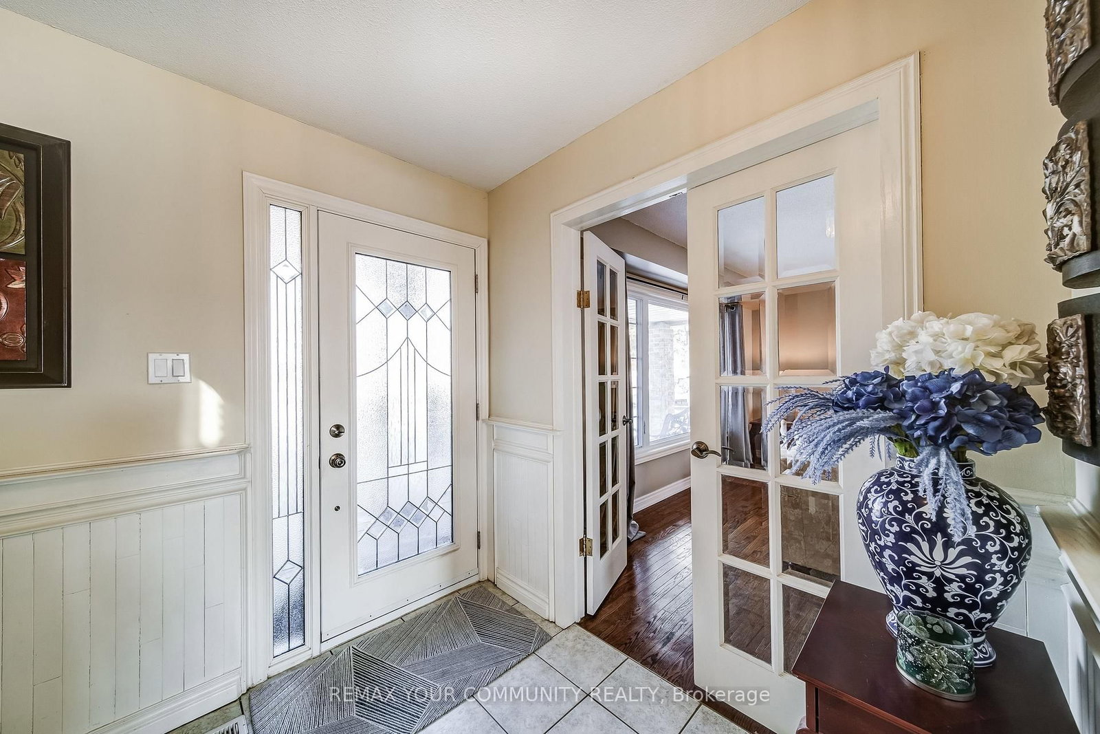 911 Ferndale Crescent • Newmarket, ON photo 3