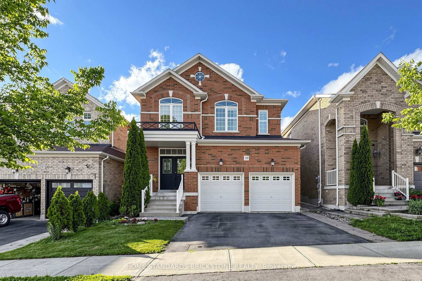 39 Nature Way Crescent • East Gwillimbury, ON photo 1