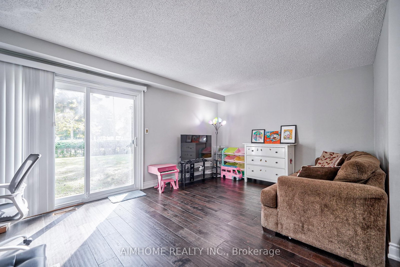 1692 John Street • Markham, ON photo 11