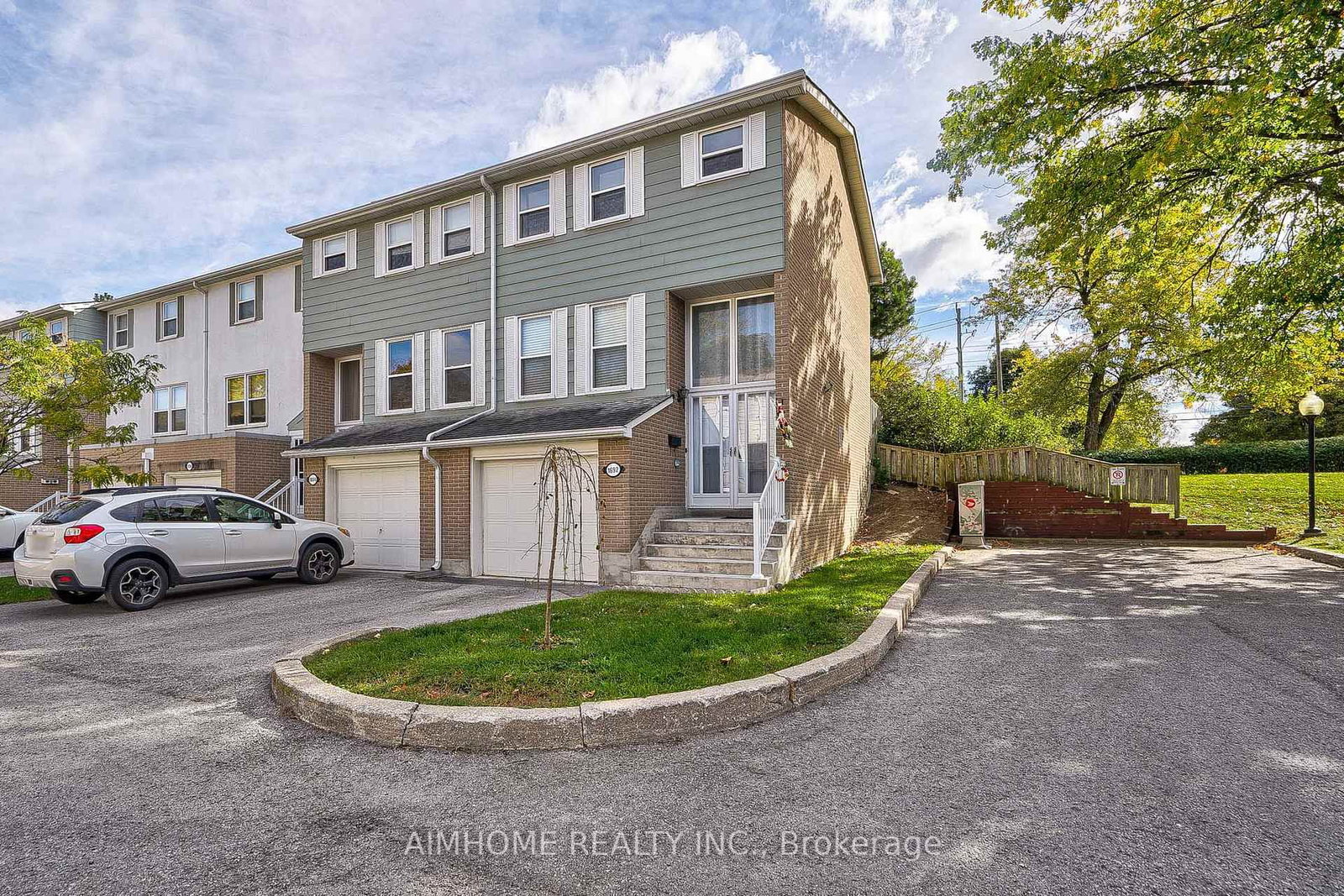 1692 John Street • Markham, ON photo 2