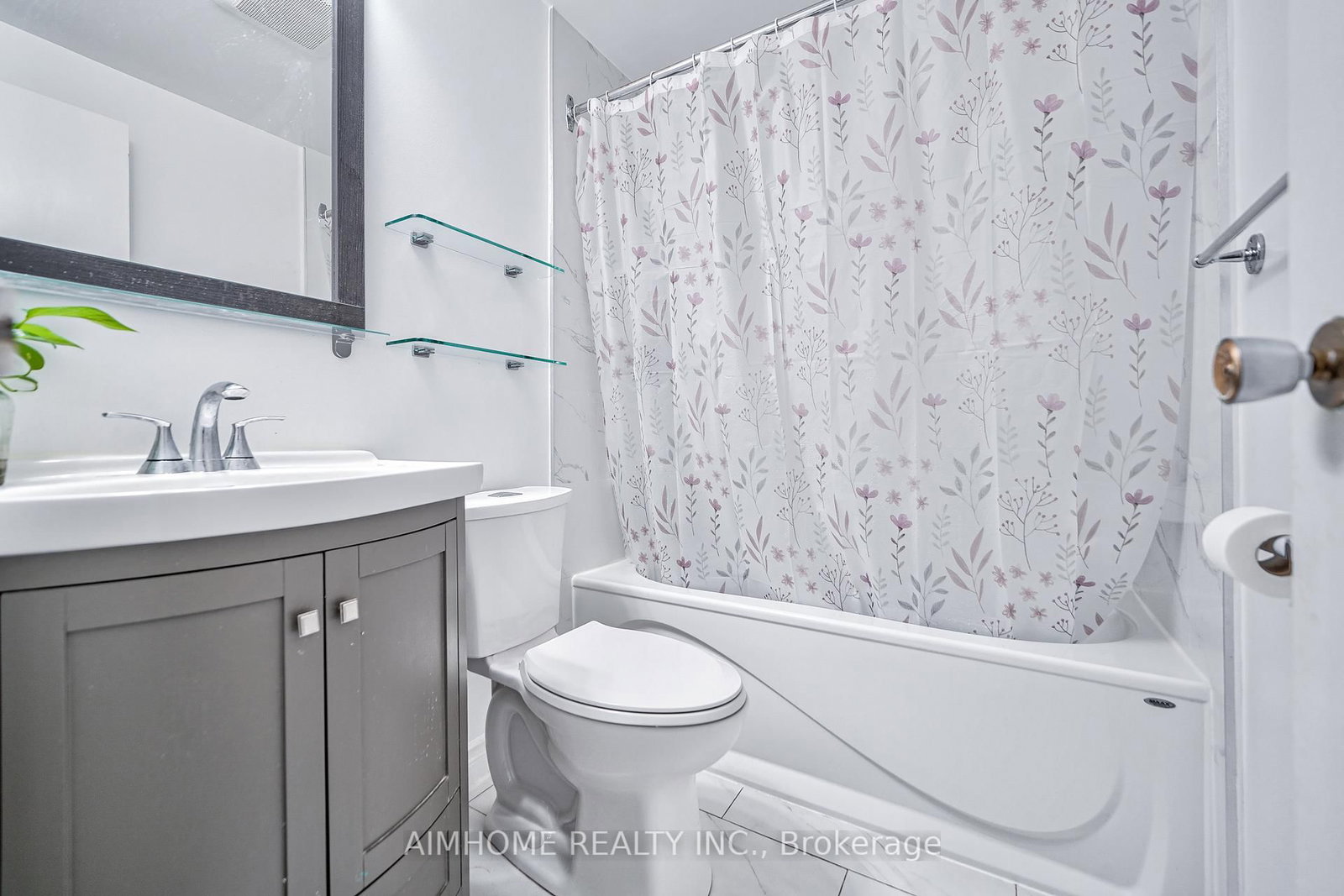 1692 John Street • Markham, ON photo 30