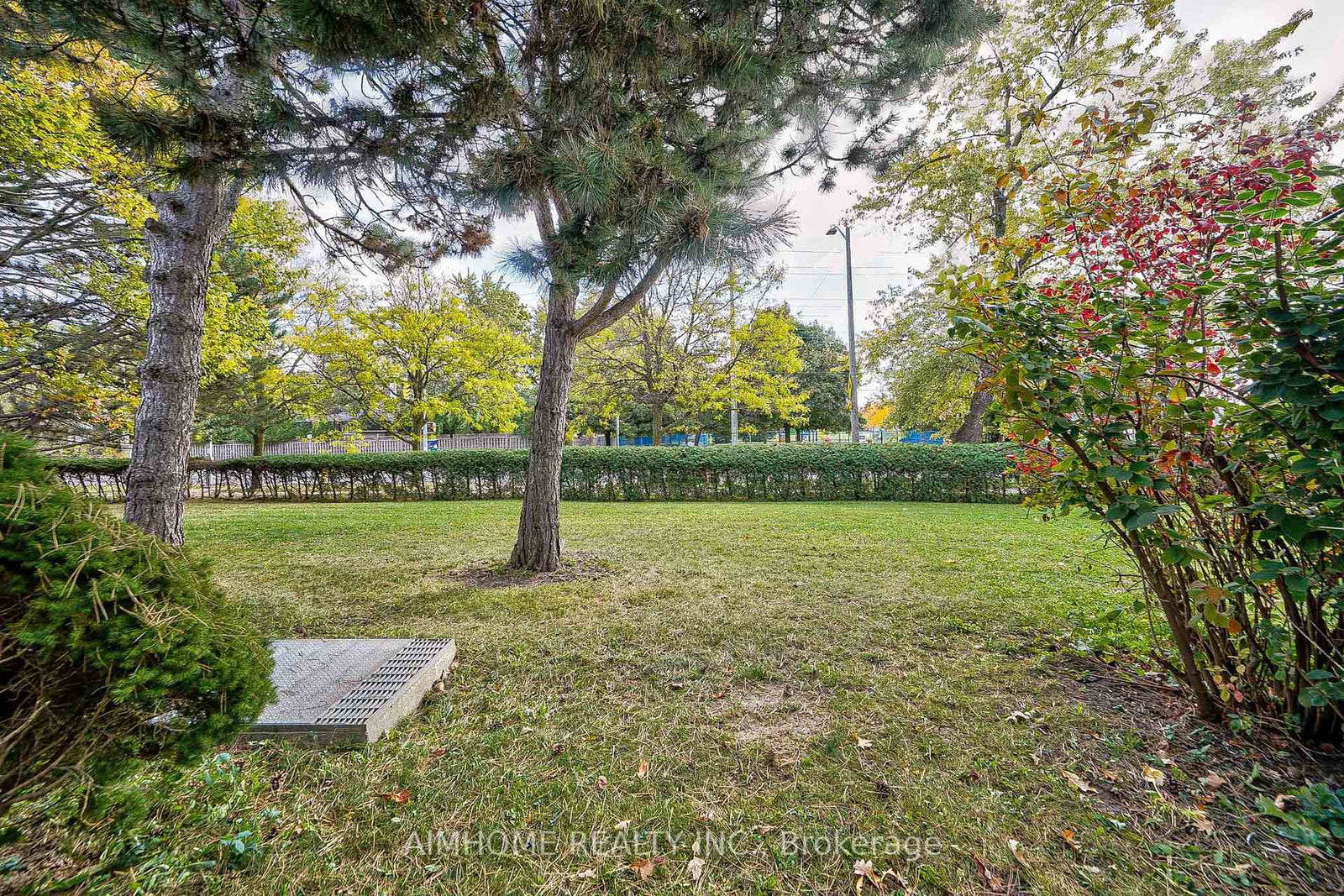 1692 John Street • Markham, ON photo 35