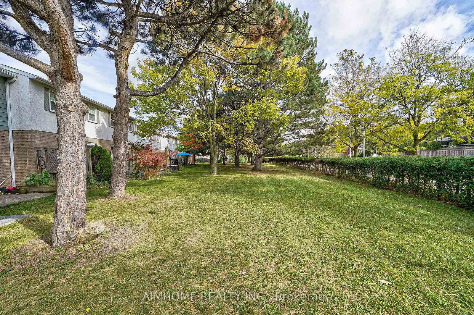 1692 John Street • Markham, ON photo 36