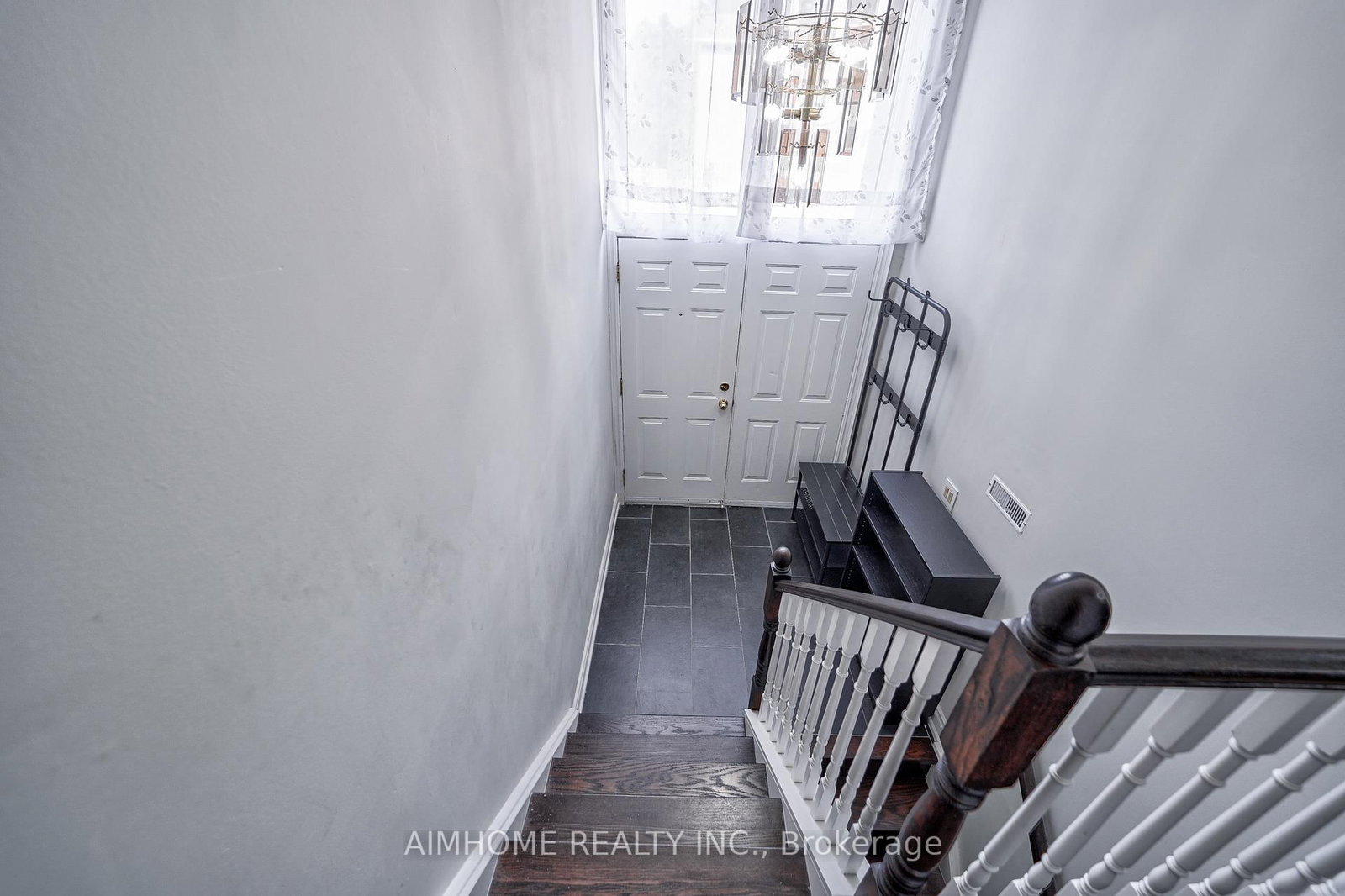 1692 John Street • Markham, ON photo 4