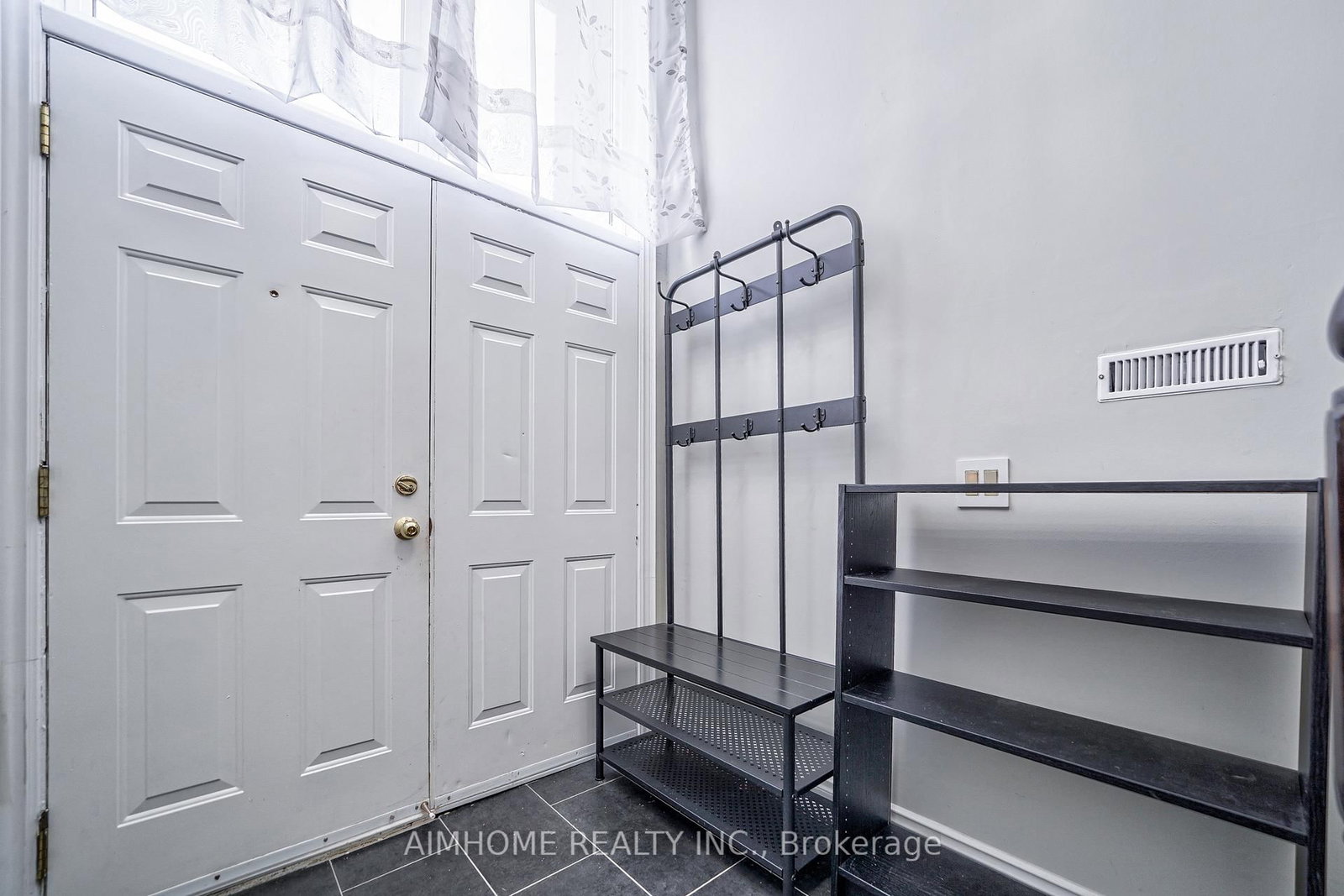 1692 John Street • Markham, ON photo 5