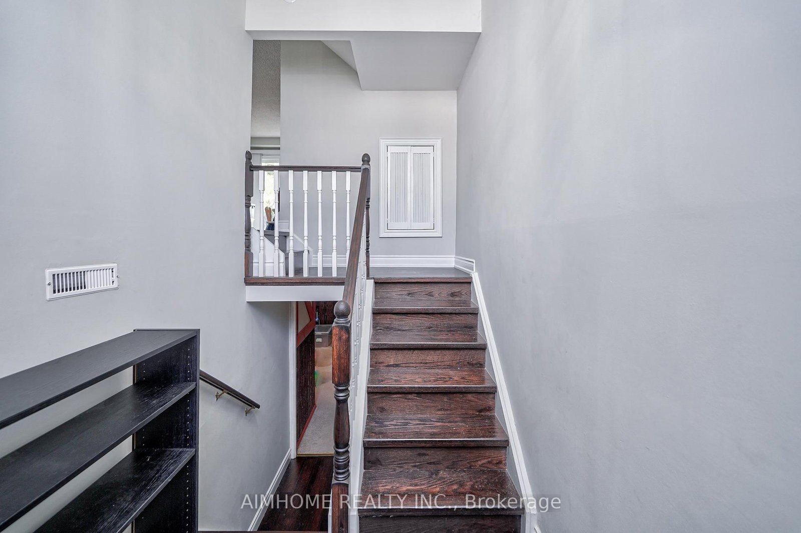 1692 John Street • Markham, ON photo 6
