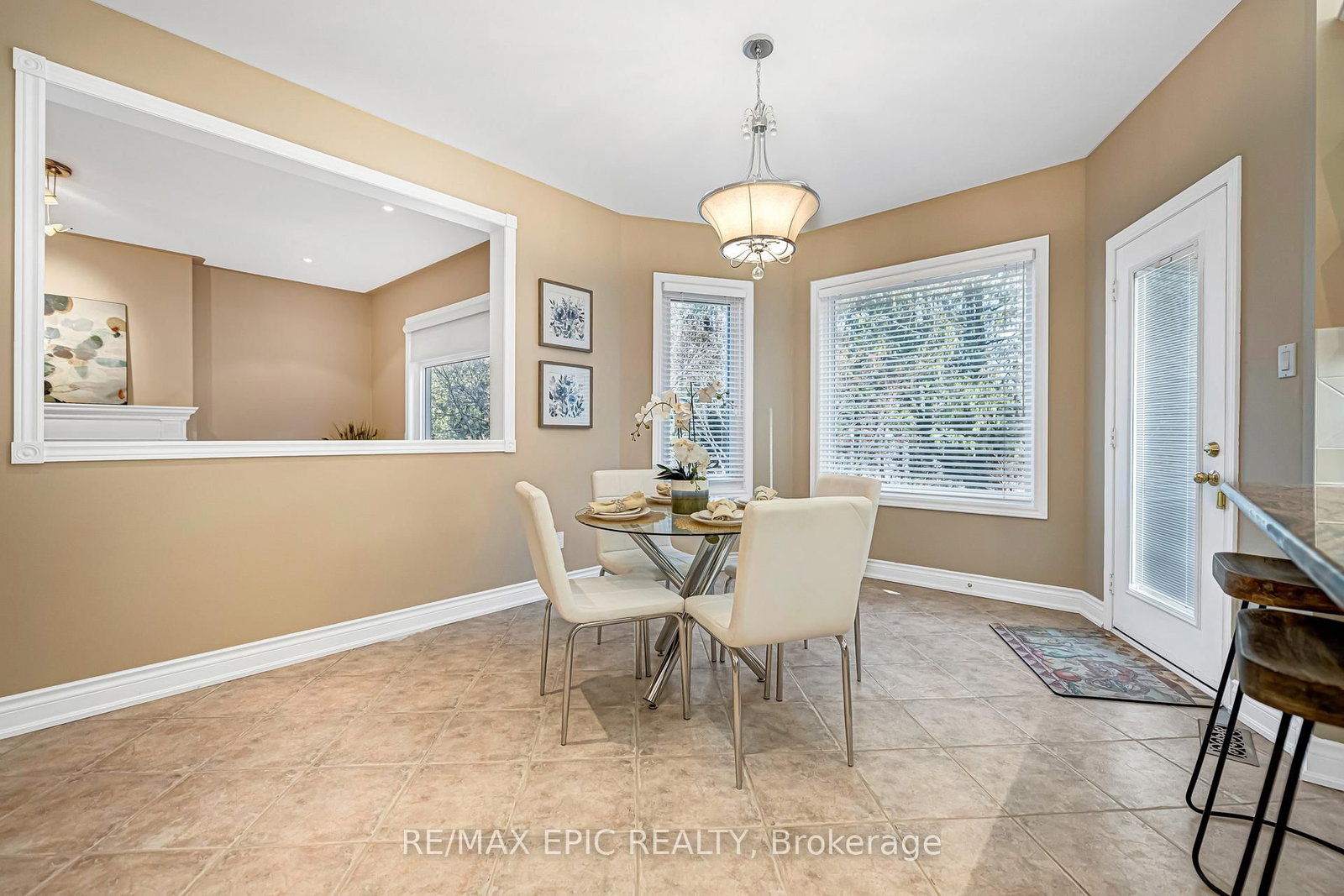 11 Palace Court • Richmond Hill, ON photo 23