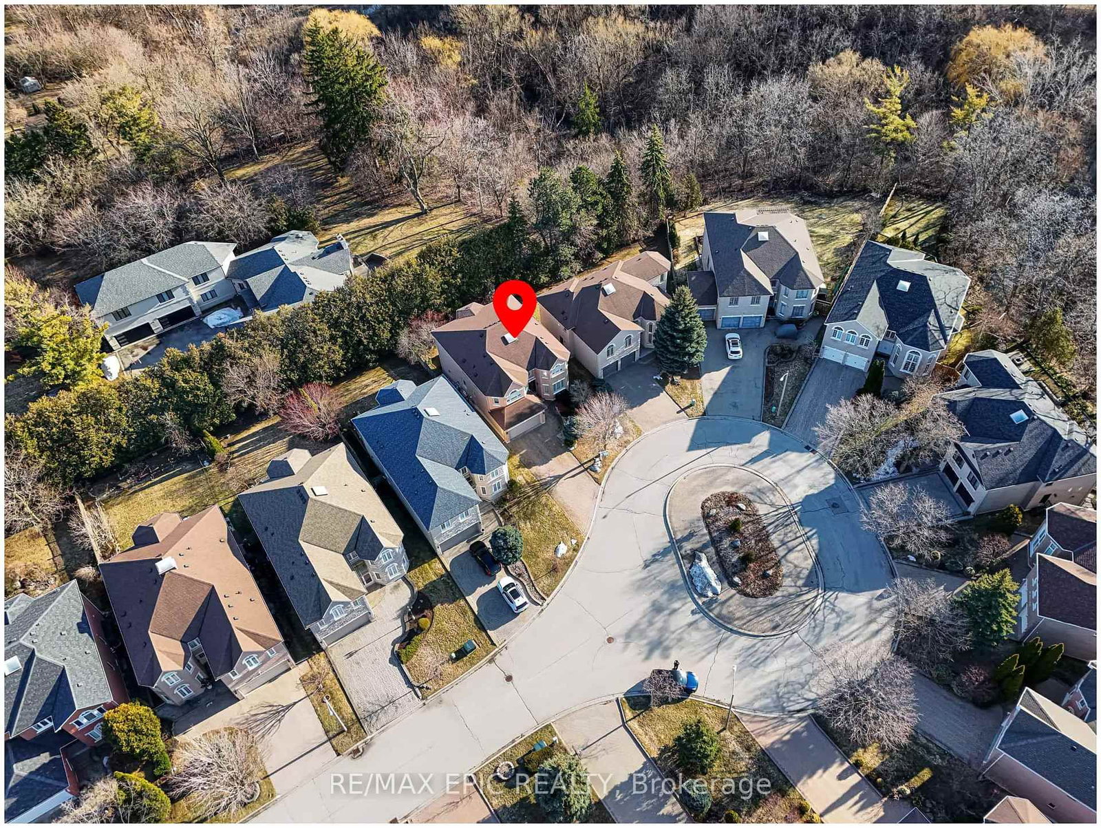 11 Palace Court • Richmond Hill, ON photo 4