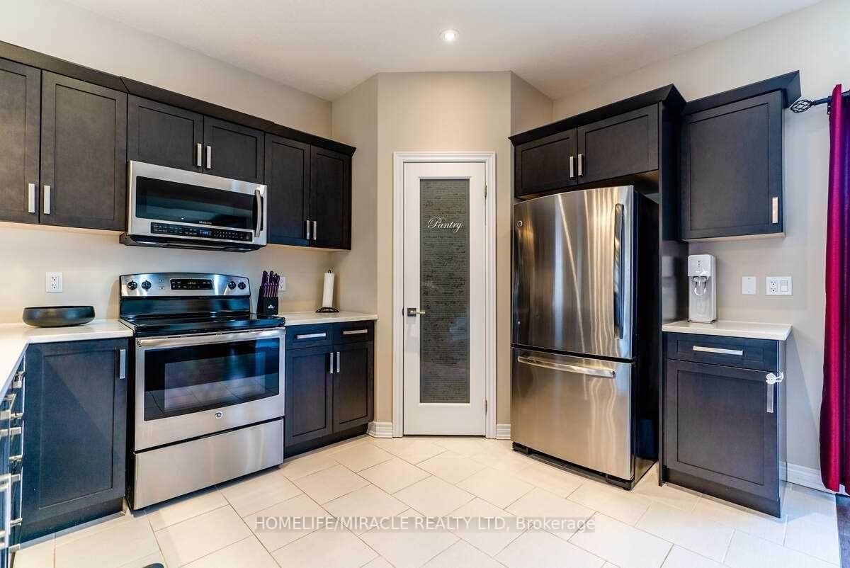 32 Carleton Trail • New Tecumseth, ON photo 5