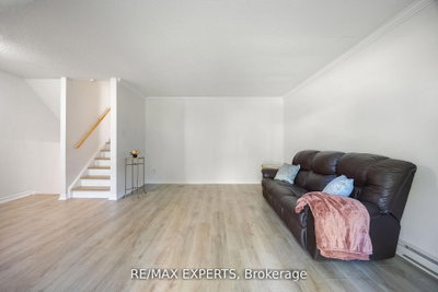 242 Milestone Crescent — photo 5