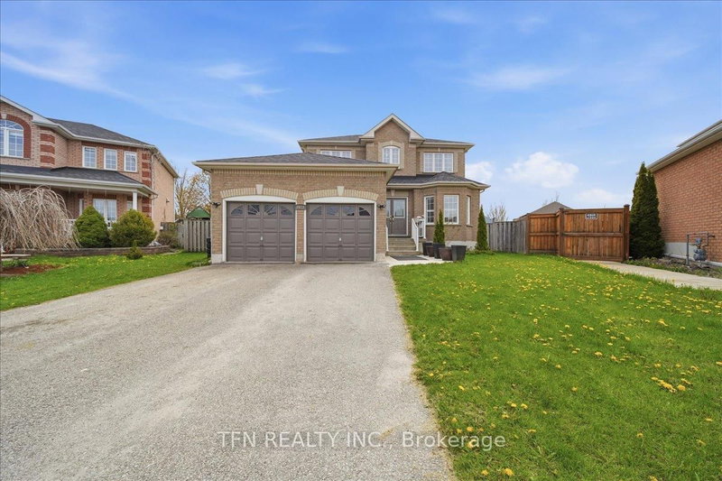 2073 Cynthia Crt E, Innisfil, Ontario