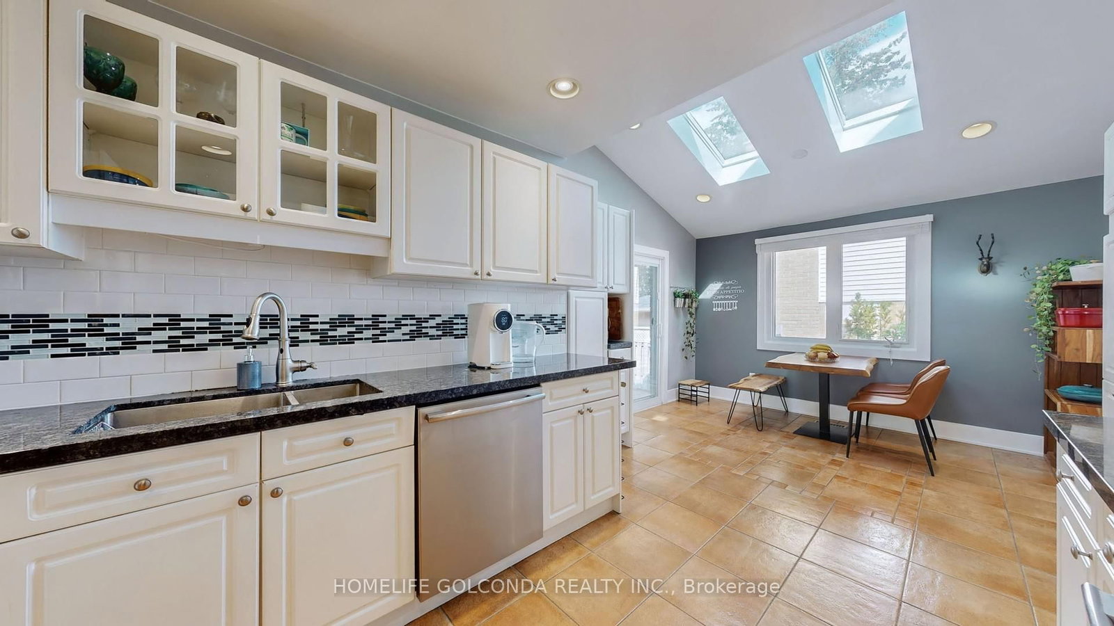 54 Senator Reesor's Drive • Markham, ON photo 12