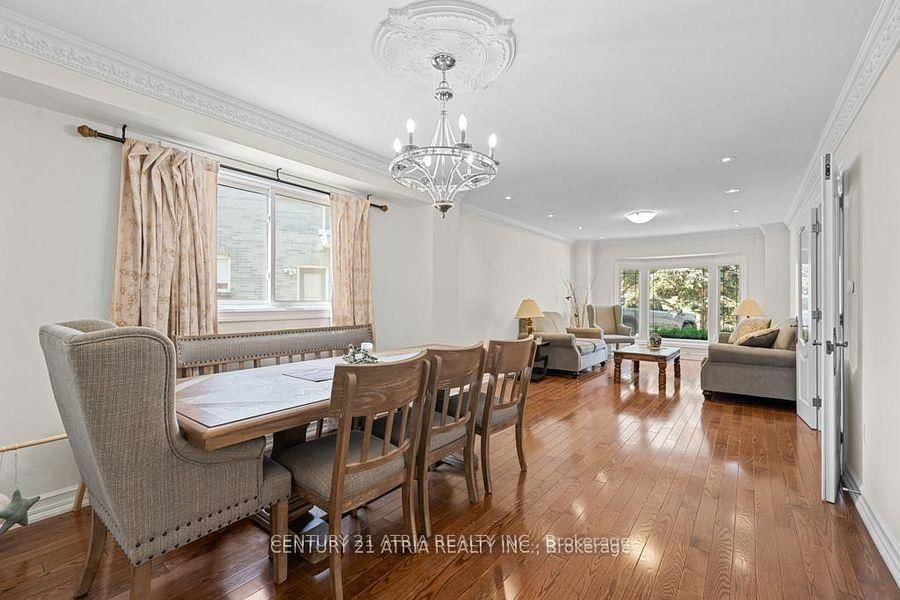 33 Autumn Way • Aurora, ON photo 13