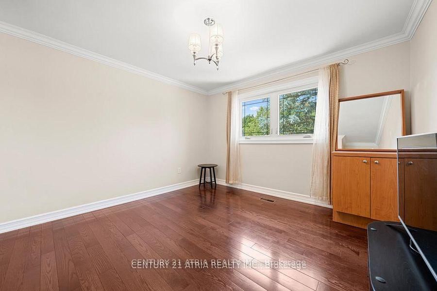 33 Autumn Way • Aurora, ON photo 32