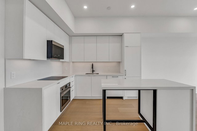 3006 - 498 Caldari Road