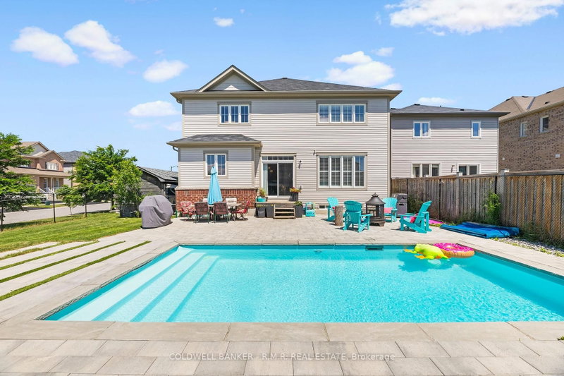 3 Don Hadden Crescent