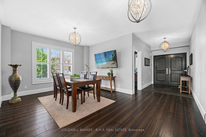 3 Don Hadden Crescent