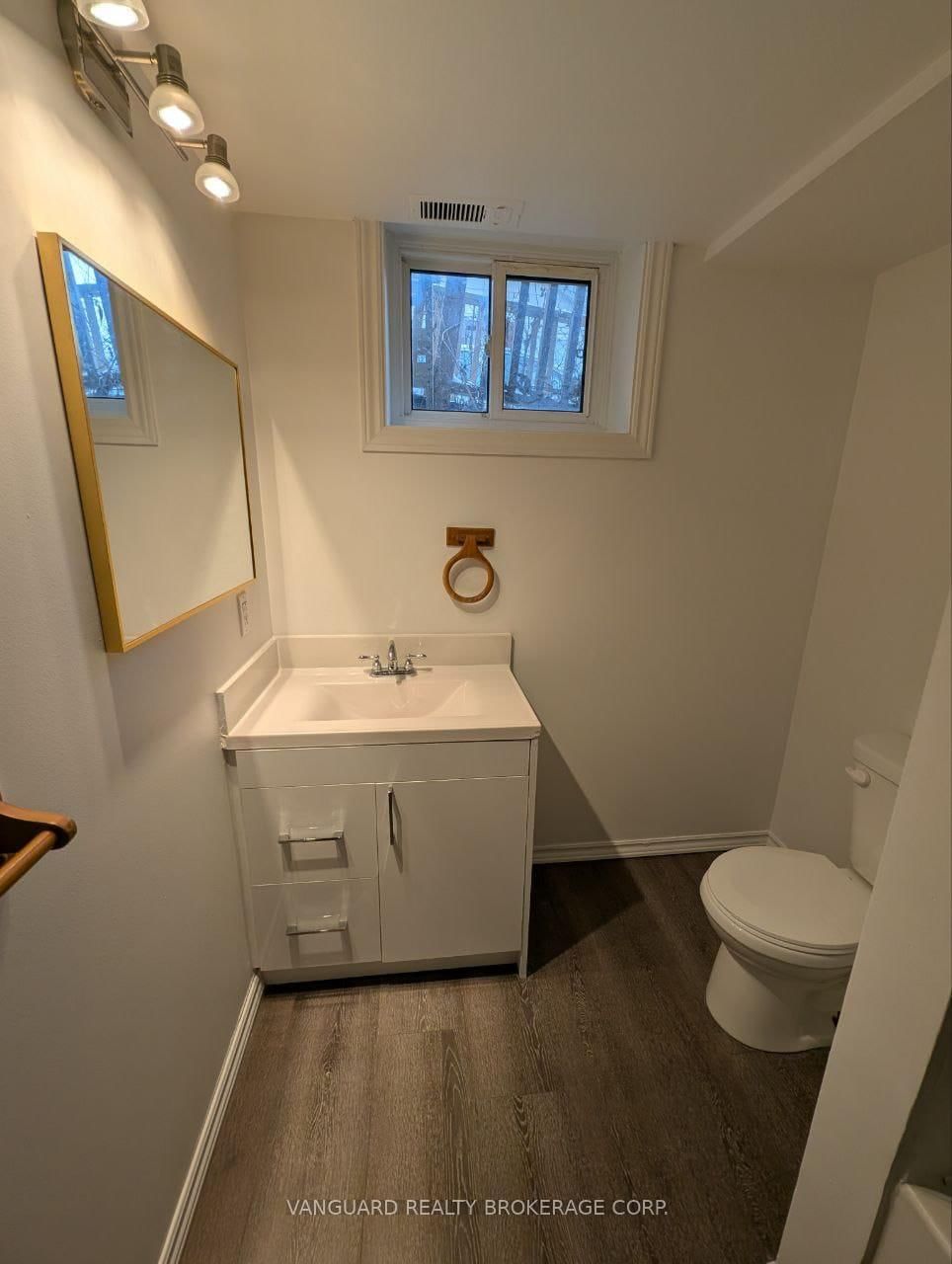71 E John Street • Bradford West Gwillimbury, ON photo 38
