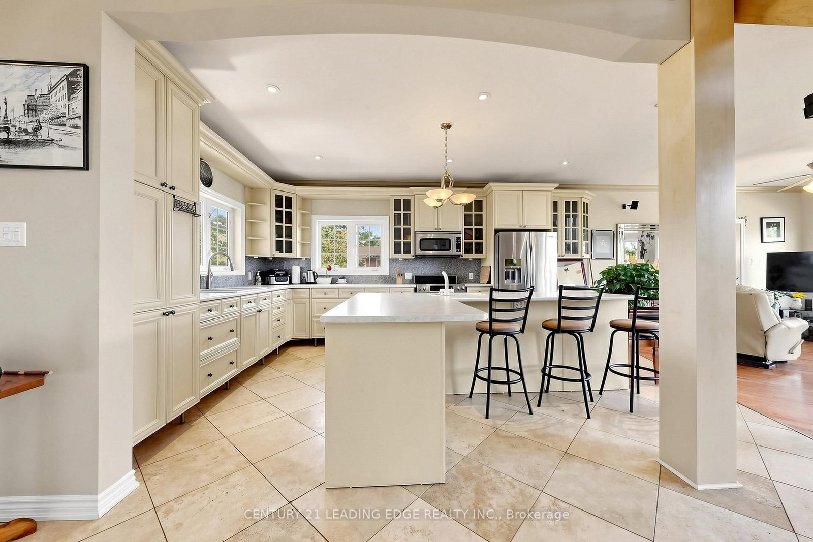 27 Robert Street • Georgina, ON photo 8
