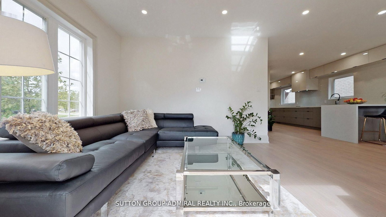 470 Doubletree Lane • Newmarket, ON photo 4