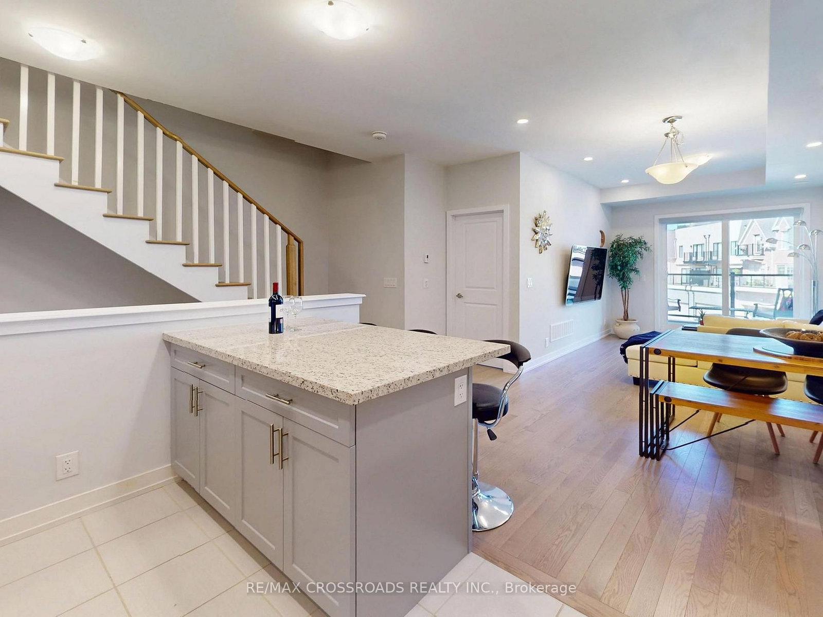 9 Oscar Steeper Lane • Markham, ON photo 6