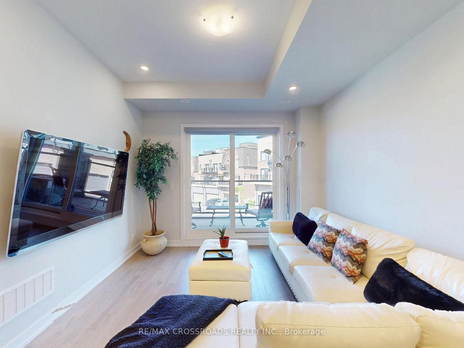 9 Oscar Steeper Lane • Markham, ON photo 9