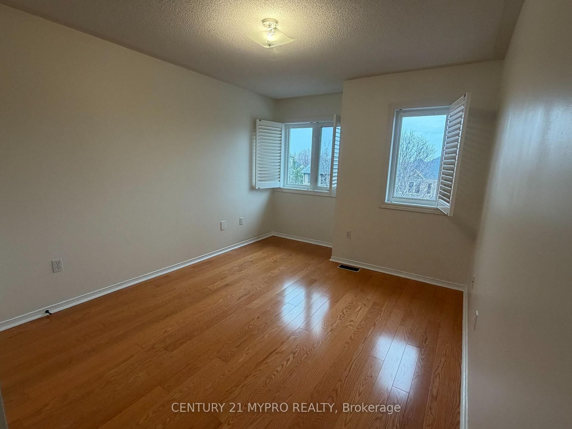 116 Orchard Hill (2nd Floor) Boulevard