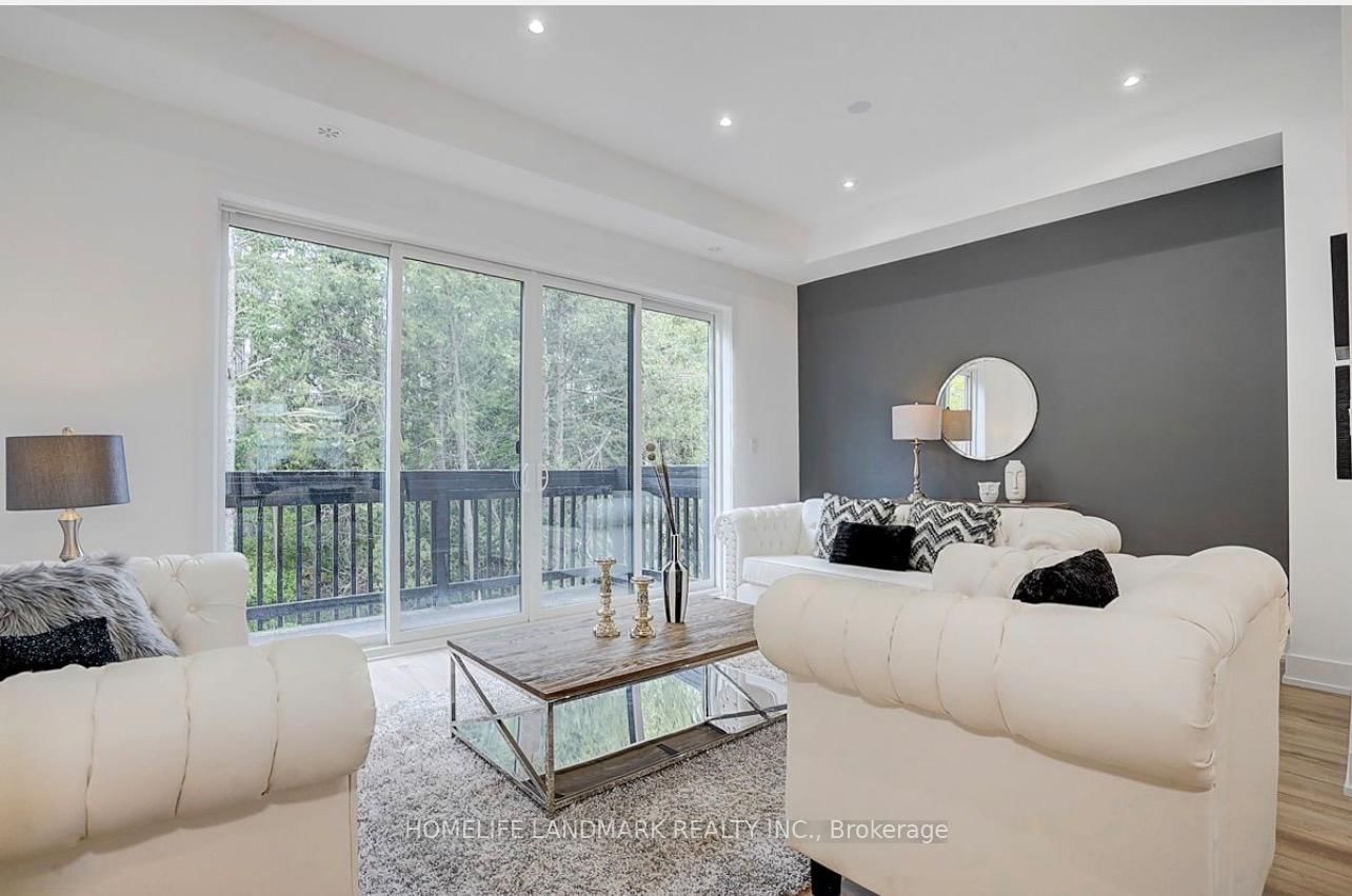 29 Chestnut Court • Aurora, ON photo 11