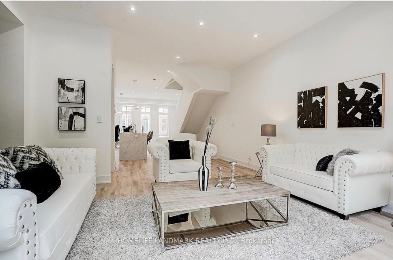 29 Chestnut Court • Aurora, ON photo 14