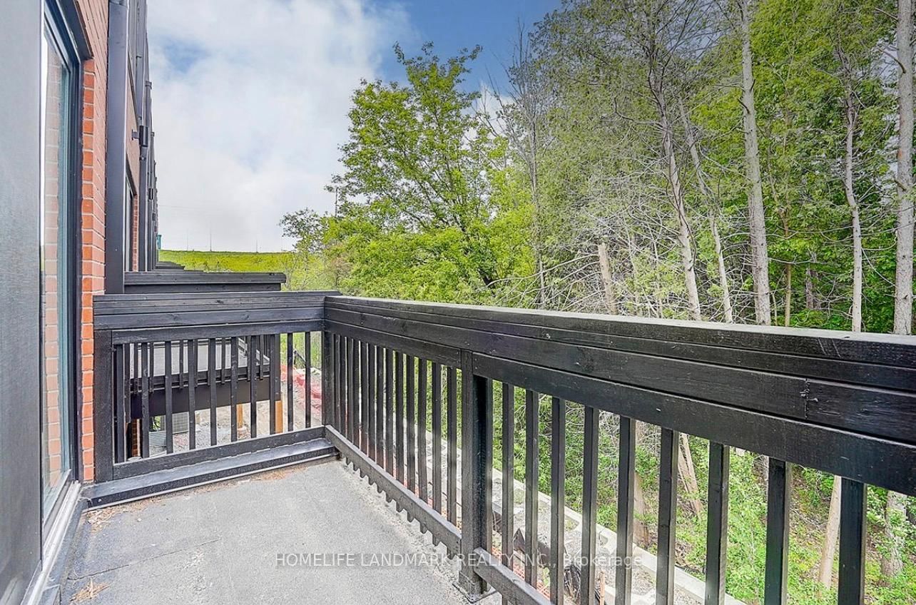 29 Chestnut Court • Aurora, ON photo 15