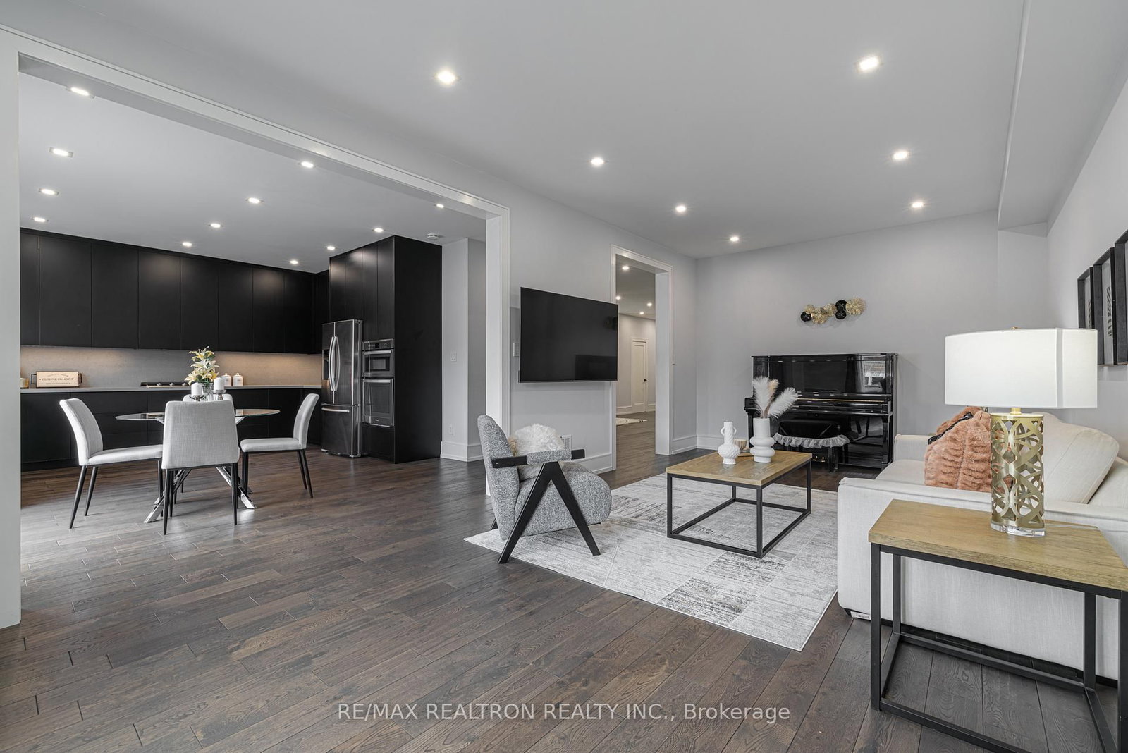 143 Shelbourne Drive • Vaughan, ON photo 15