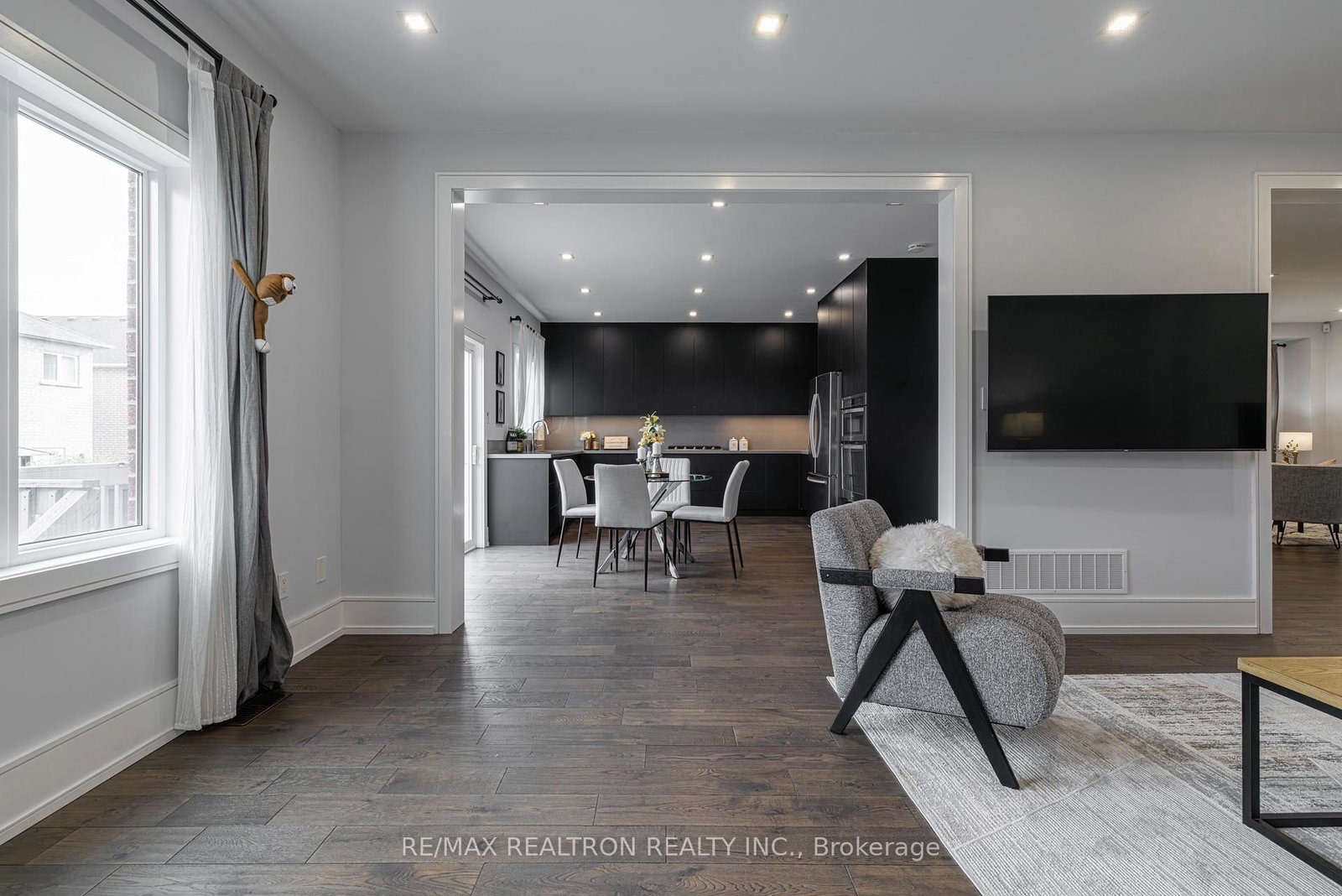 143 Shelbourne Drive • Vaughan, ON photo 16