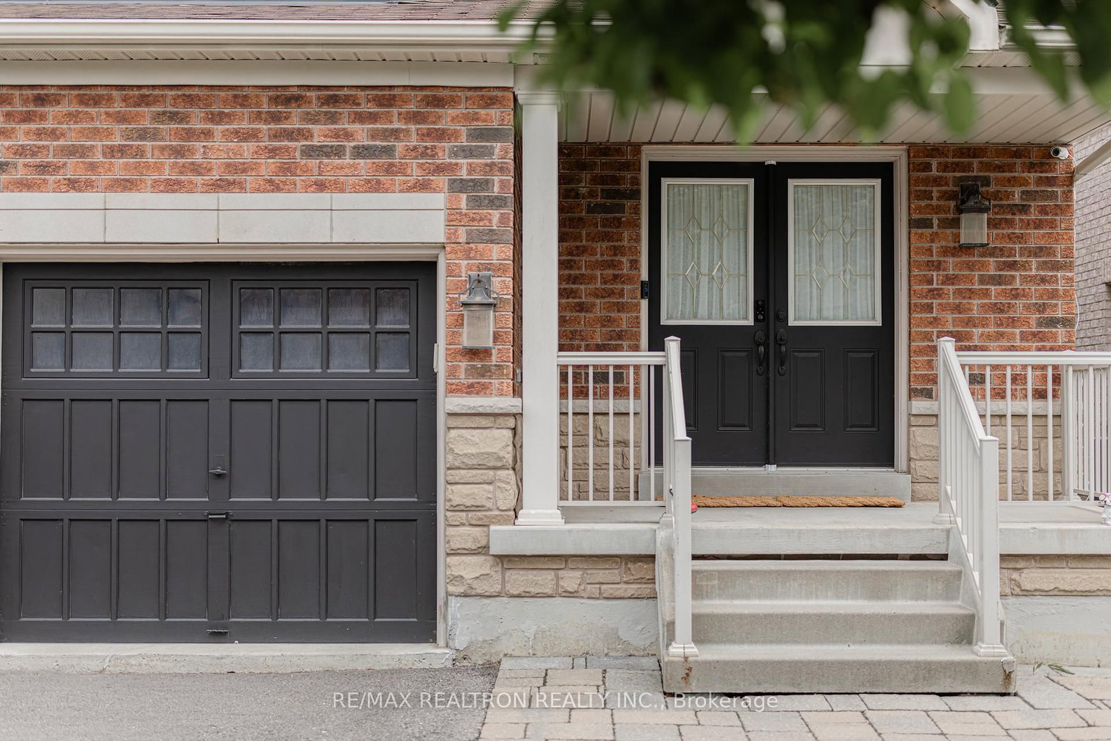 143 Shelbourne Drive • Vaughan, ON photo 4