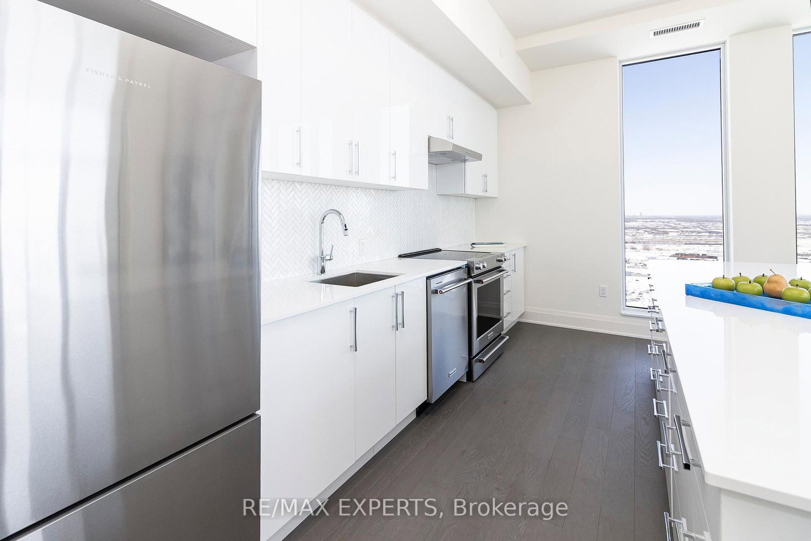 8960 Jane Street • #PH111 • Vaughan, ON photo 15