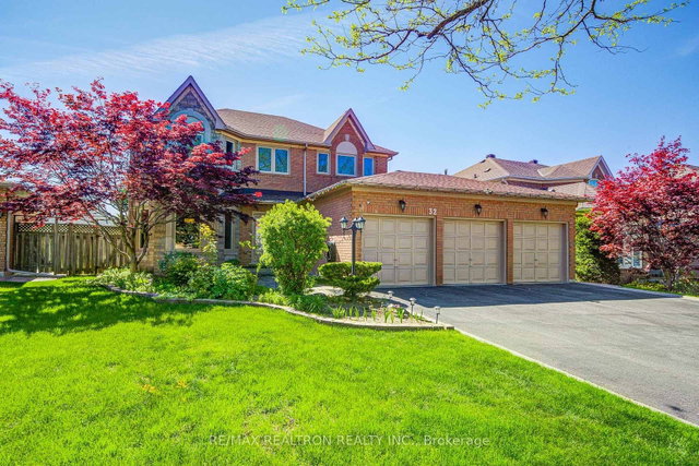 32 Dumfries Drive