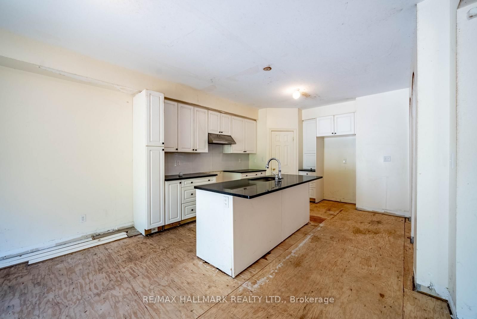 244 Greenwood Road • Whitchurch-Stouffville, ON photo 13