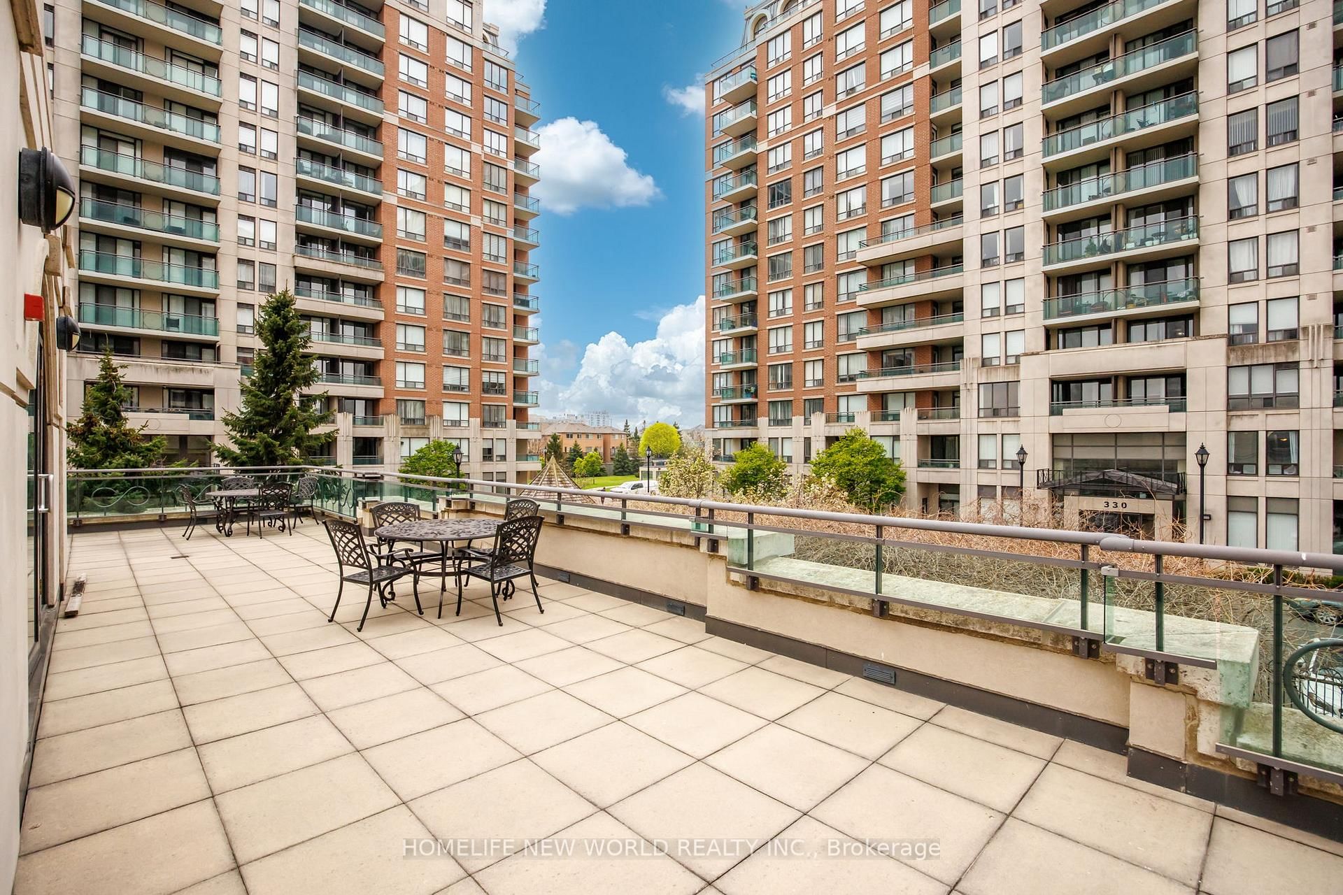 330 Red Maple Road, Unit 1103
