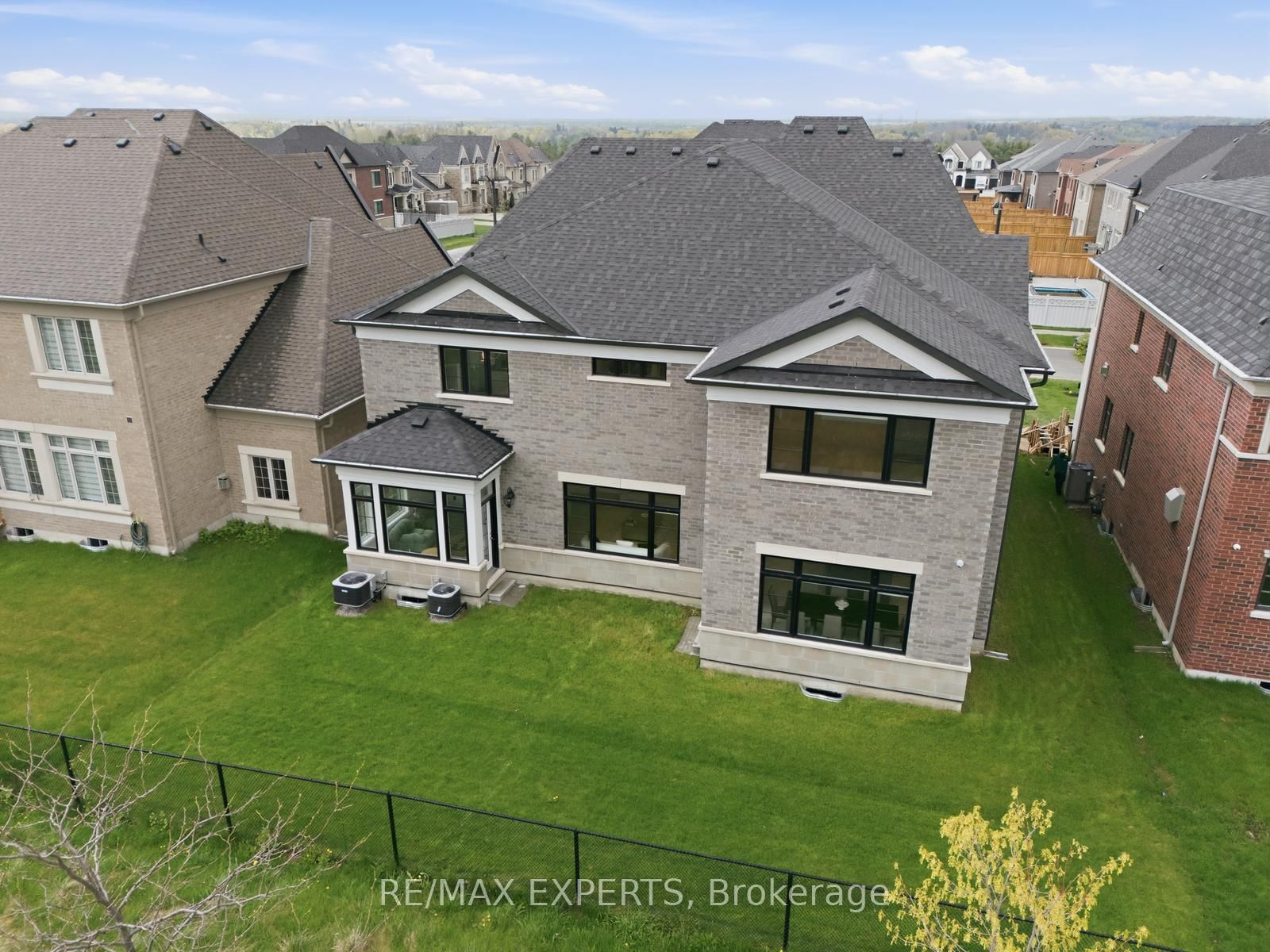 15 Sculpture Garden Lane • Vaughan, ON photo 46