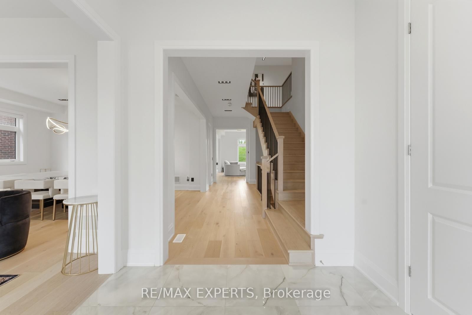 15 Sculpture Garden Lane • Vaughan, ON photo 8