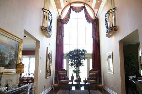 65 Offord Cres, Aurora, L4G3G8 | Image 2