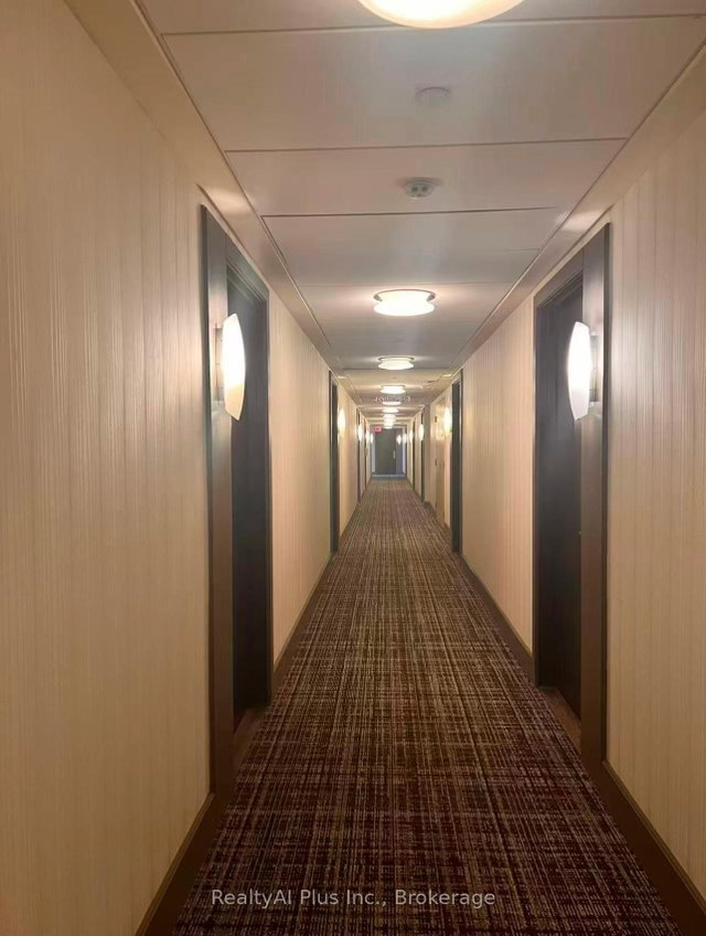 1025 - 372 Highway 7 E