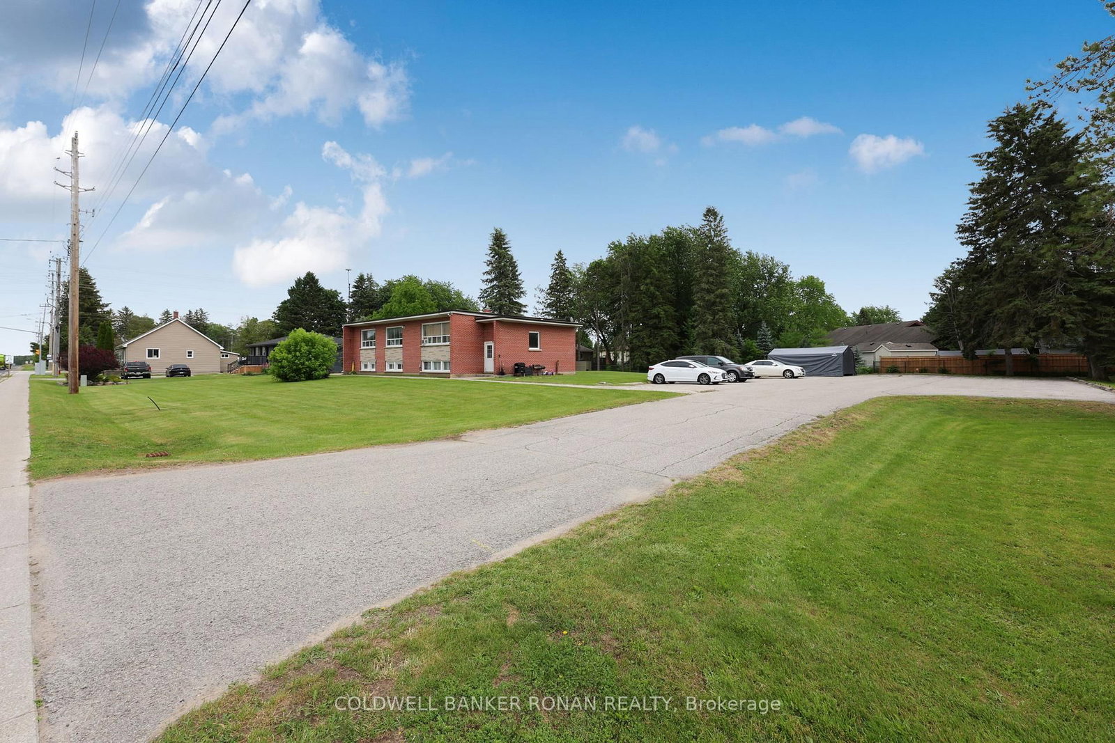 181 Murphy Road • Essa, ON photo 2