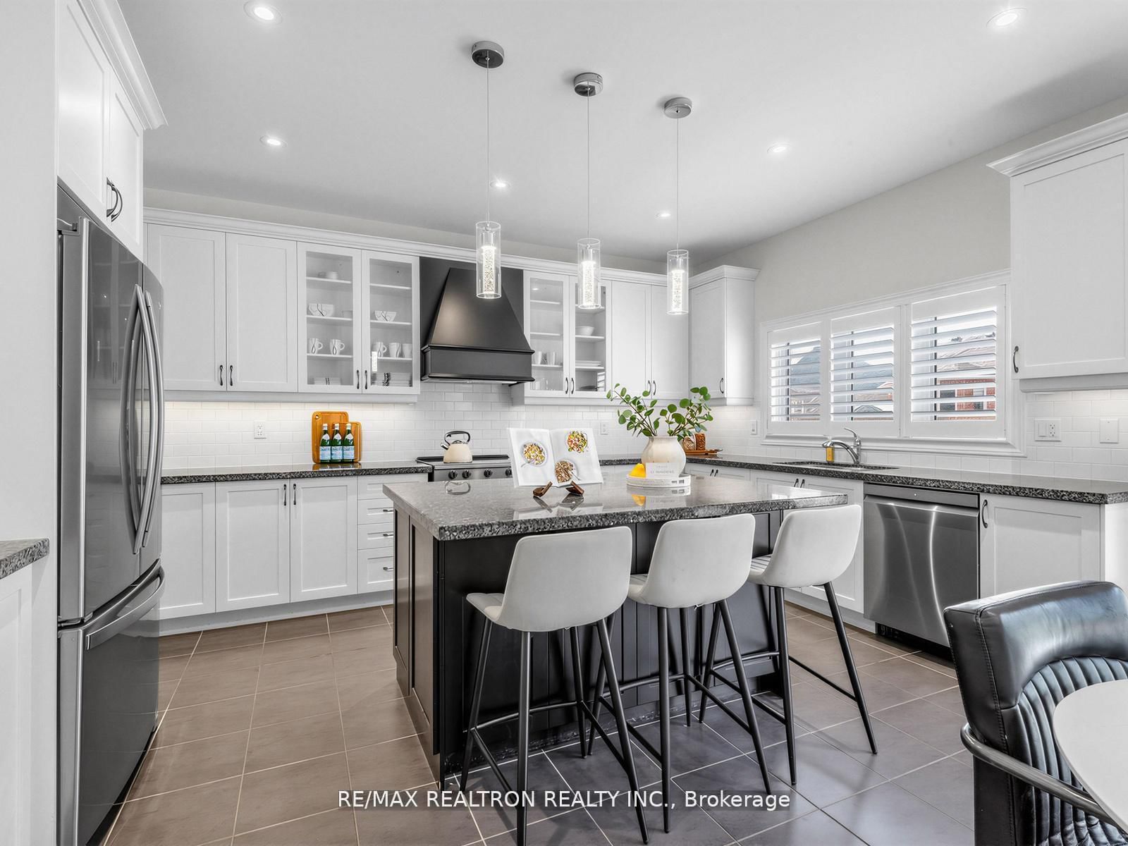 1787 Emberton Way • Innisfil, ON photo 9