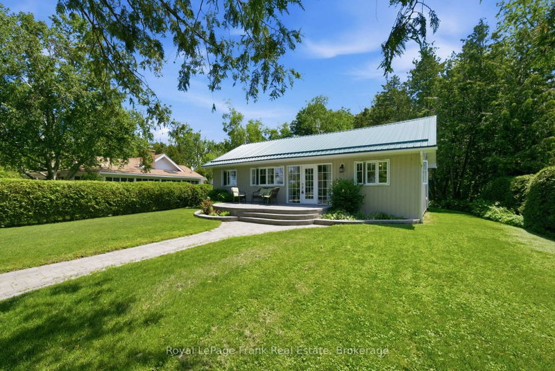 15 Lakeshore Road