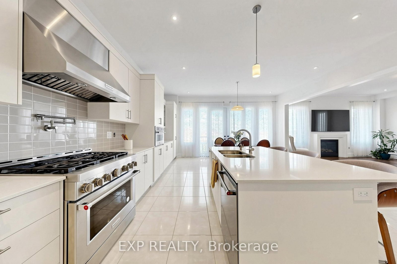 9 Backhouse Drive • Richmond Hill, ON photo 8