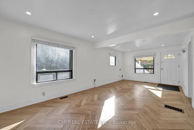 153 Clarence Street — photo 5
