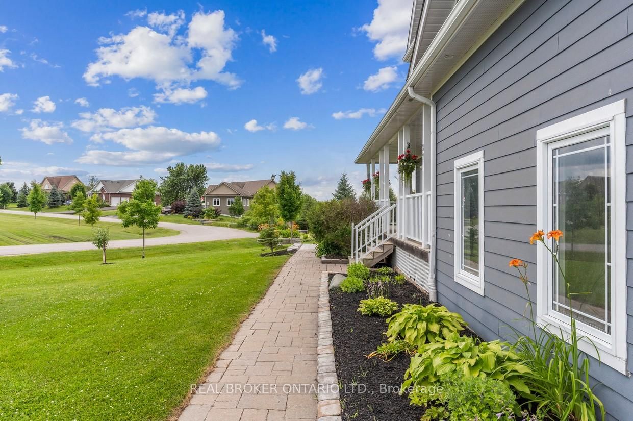 27 Bagshaw Crescent • Uxbridge, ON photo 3