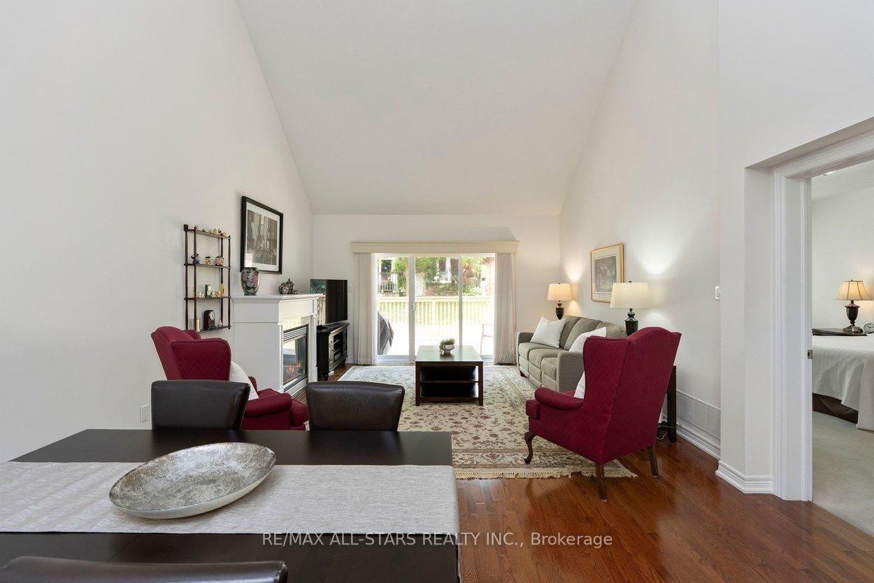 52 Oasis Way • Markham, ON photo 4