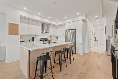 12 Kiernan Crescent N — photo 5