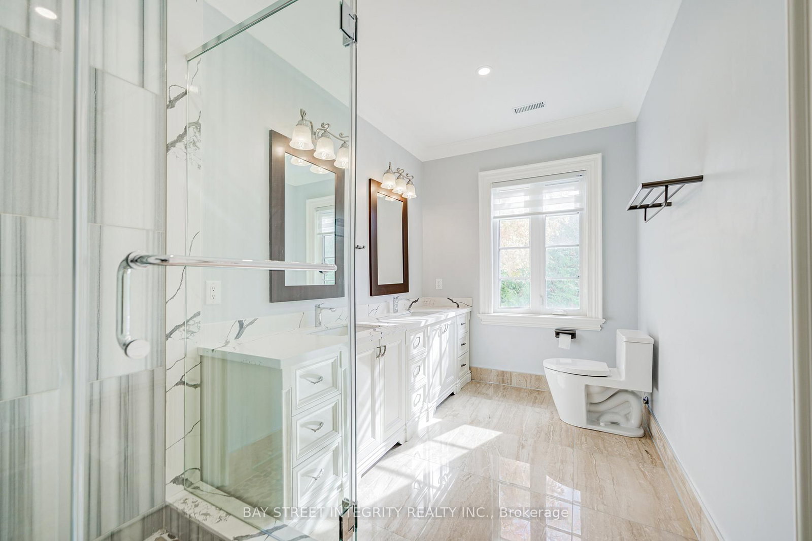 9 Highland Crt, Aurora, view 23